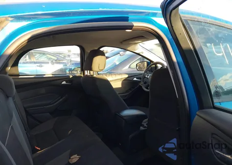 2013 Ford Focus Se z USA, uszkodzony, nr VIN 1FADP3F27DL351375